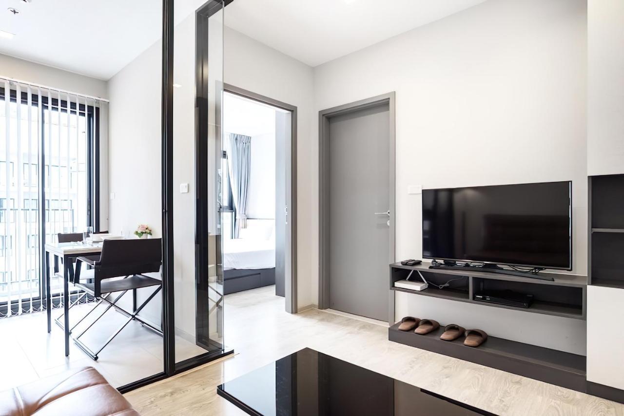 Great Location With Infinity Pool - Central Apartment *